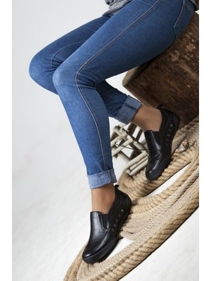 Tarçın Hakiki Deri Siyah Kadın Deri Casual Ayakkabı TRC50-0502