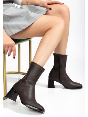 Arda Bayan Bot HC-2700 Kahverengi Topuklu Fermuarlı Kadın Bot