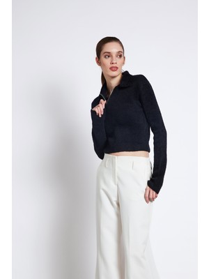 Nisan Triko Fermuarlı Triko Kazak