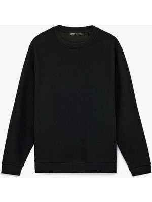 Koton Regular Fit Uzun Kollu Dokulu Kapitone Bisiklet Yaka Sweatshirt