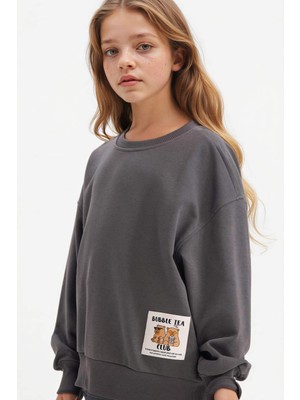 DeFacto Kız Çocuk Oversize Geniş Kalıp Bisiklet Yaka Sırt Baskılı Sweatshirt G3405A825WN