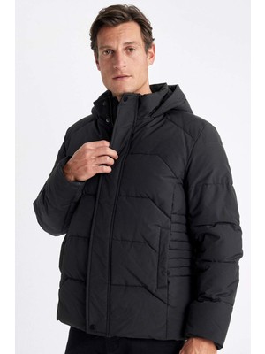 DeFacto Su İtici Slim Fit Dar Kesim Kapüşonlu Fermuarlı Çıtçıt Kapamalı Cepli Mont C8486AX24WN