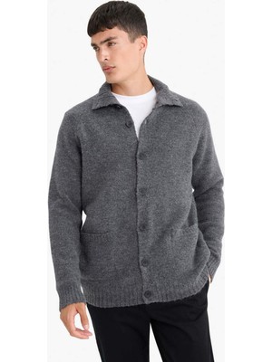 DeFacto Standart Fit Balıkçı Yaka Düğmeli Cepli Triko Hırka E8396AX25CW