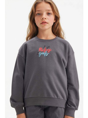 DeFacto Kız Çocuk Disney Mickey Mouse &Friends Oversize Geniş Kalıp Kapüşonlu Sırt Baskılı Sweatshirt D4378A824WN