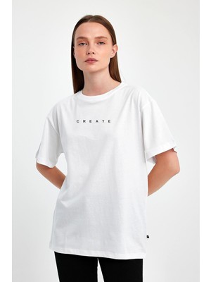 Yakamor Kadın Baskılı Oversıze T-Shırt