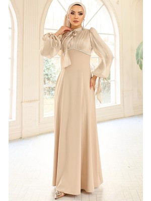 Olcay Bağcık ve Inci Detaylı Yoryo Ipek Krep Kombinli Tesettür Abiye Elbise Bej 1685