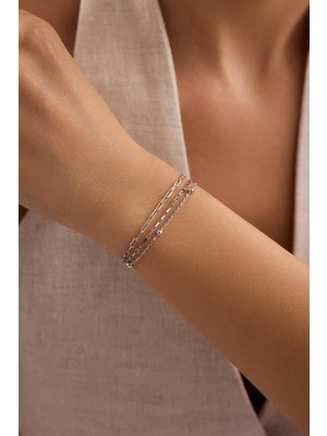 Nereze 925 Ayar Gümüş Rodyum Kaplama 3 Sıra Zincirli Zarif Model Bileklik