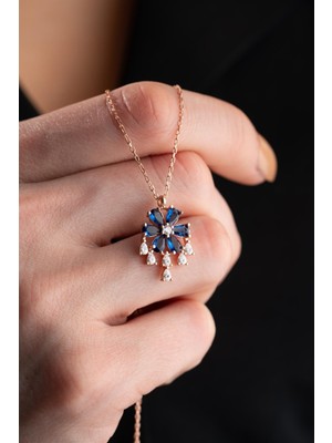 Nereze 925 Ayar Gümüş Sallantılı  Model Mavi Zirkon Taşlı Çiçek Kolye