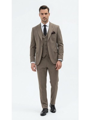 Plus Scorpion Erkek Slim Fit Takım Elbise – Düz Dokulu Kırışmaya Dayanıklı Likralı Polyviskon Kumaş, Sivri Yaka, Tek Düğmeli, Çift Yırtmaçlı