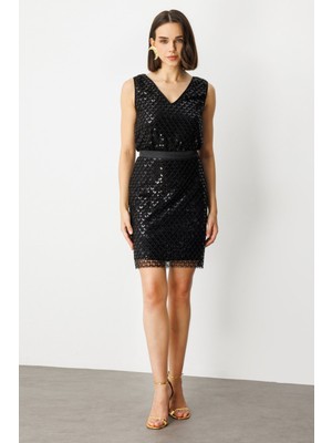 Ekol V Yaka Payetli Mini Etek - Şık ve Rahat