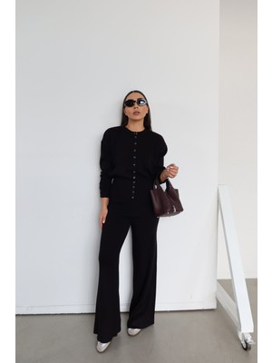 Özge Özgenç Çıtçıtlı Triko Hırka Pantolon Takım