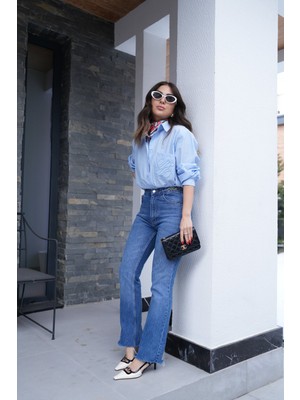 Ö.ö. Kemer Yeri Aksesuar Detaylı Jean