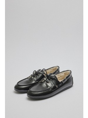 Lutvelizade Loafer 2515 - Içi Kürklü Bağcıklı Siyah Kadın Loafer