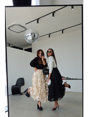 Çiçek Kabartmalı Pullu Premium Etek