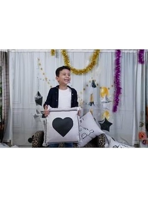 Karokstore Harfli Kırlent Kılıfı Kadife 43X43 cm Çift Taraflı M Harfi Kedi Desenli Evlilik Teklifi Doğum Günü