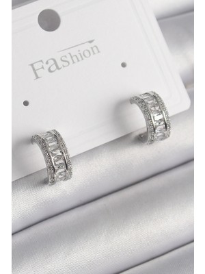 HERŞEYBURDAMODA Pirinç Gümüş Renk Zirkon Taşlı Halka Model Kadın Küpe