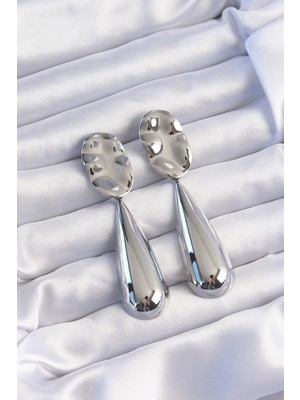 HERŞEYBURDAMODA Pirinç Gümüş Renk Uzun Bombeli Ezme Plaka Küpe