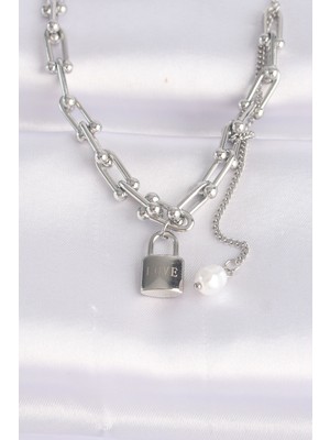 HERŞEYBURDAMODA 316L Çelik Zincir Gümüş Renk Zincirli Love Yazılı Kilit Kolye