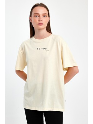 Yakamor Kadın Baskılı Oversıze T-Shırt