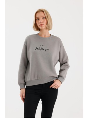 Yakamor Kadın Baskılı Şardonlu Sıfır Yaka Sweat