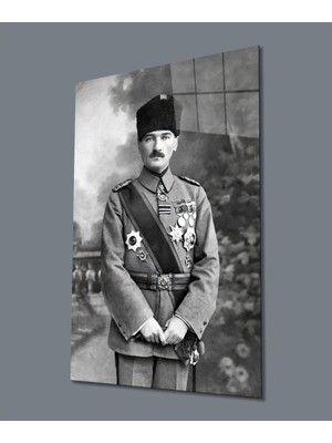 idealizbiz Üniformalı Atatürk Siyah Beyaz Cam Tablo Hediyelik Büyük Tablo Ev Ofis Dekoru
