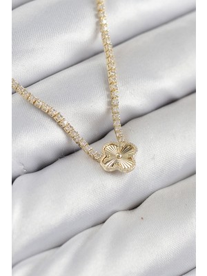 HERŞEYBURDAMODA Pirinç Zirkon Taşlı Yonca Model Gold Renk Kadın Kolye