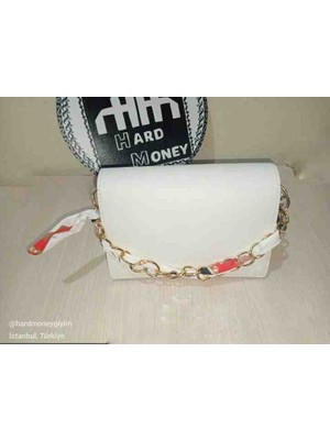 Zincir Detaylı Beyaz Kadın Çanta