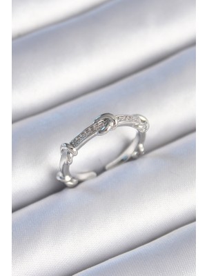 HERŞEYBURDAMODA Pirinç Gümüş Renk Zirkon Taşlı Düğüm Model Kadın Yüzük