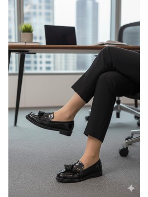 Shoemix Kadın Rugan Siyah Klasik Kiltie Püsküllü Loafer Ayakkabı-Günlük & Ofis Şıklığı