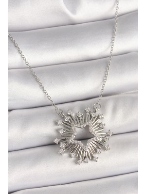 HERŞEYBURDAMODA 316L Çelik Gümüş Renk Zirkon Taşlı Yıldız Model Kadın Kolye