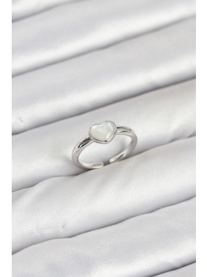 HERŞEYBURDAMODA Pirinç Gümüş Renk Kalpli Kadın Yüzük