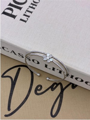 Hedef Bujiteri Gümüş Renkli Ayarlanabilir Iki Sıra Dizili Zirkon Taşlı,üzeri Çiçekli Bileklik