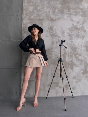 Kemerli Kapak Detaylı Şort Etek