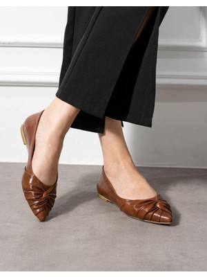 Emienza Fıesta Vegan Deri Büzgü Detaylı Sivri Burun Bayan Babet