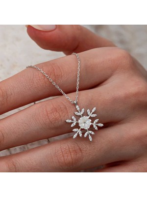 Erseyy Gümüş Manolya Çiçeği Kar Tanesi Kadın Kolye
