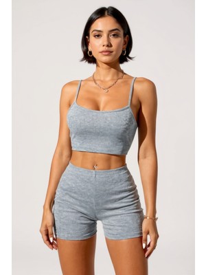 Kadın Gri Melanj Şortlu Kaşkorse Gecelik Takım – Modern, Konforlu ve Günlük Kombinlere Uygun