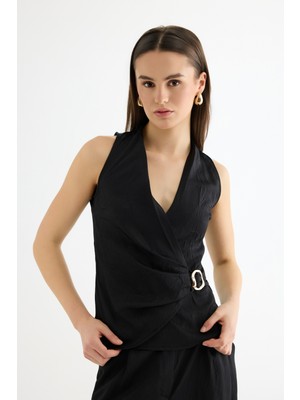 Quzu Toka Aksesuarlı Anvelop Bluz Siyah