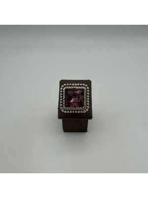 Mare Accessories Mor Taş Detaylı Kare Form Statement Yüzük