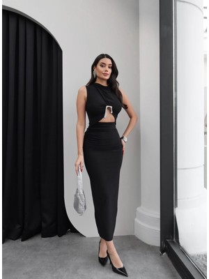 Esra Helvacı Pencere Detay Aksesuarlı Uzun Elbise