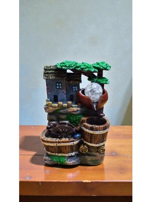 Genel Su Değirmeni Köy Evi Temalı Fıçı Küp Dekoratif LED Işıklı Şelale Biblo Hediyelik Dekor