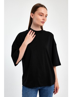 Yakamor Kadın Yarım Balıkcı Yaka Kısa Kol T-Shırt