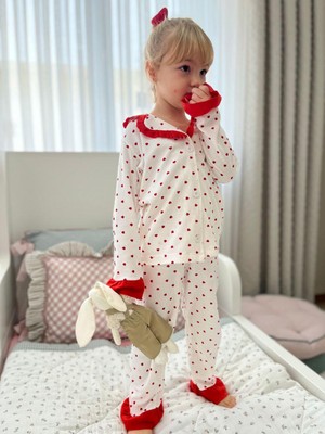 Butik Kız Çocuk %100 Pamuklu Yaka Detaylı Kalp Desenli  Pijama Takımı