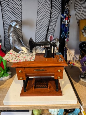 Atak Hediyelik Dekoratif Sartorius Dikiş Makine Müzik Kutu