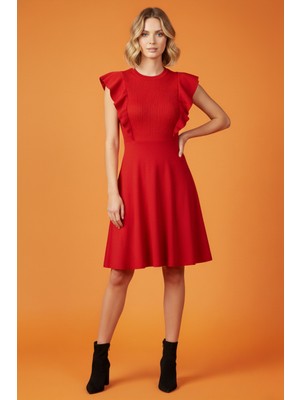 Beta Moda Hub Bisiklet Yaka Volanlı Kırmızı Kaşkorse Elbise