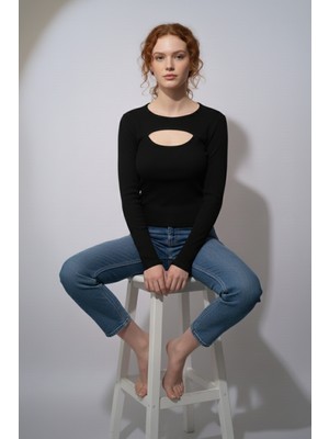 Beta Moda Hub Balıkçı Yaka Cut Out Kesimli Fitilli Kaşkorse Bluz – Siyah