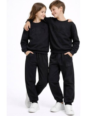 Noble Kids Nakış Logolu Siyah Takım – Unisex, 3 Iplik Şardonsuz, %100 Pamuk, 4–8 Yaş