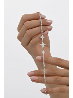 Söğütlü Silver 925 Ayar Gümüş Bileklik Yeni Sezon! Pırlanta Işıltılı Rodyumlu Baget Taşlı Yonca Figürlü Su Yolu Bileklik SGTL13232RODAJ