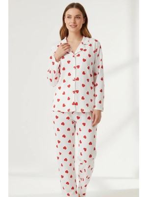 EQru Kırmızı Kalp Desenli Milan Kumaş Gömlek Yaka Beyaz Kadın Pijama Takımı