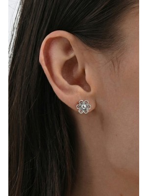 Söğütlü Silver 925 Ayar Gümüş Küpe Oksitli Telkari Işlemeli Papatya Modeli Vidalı Küpe SGTL13242GUMUS