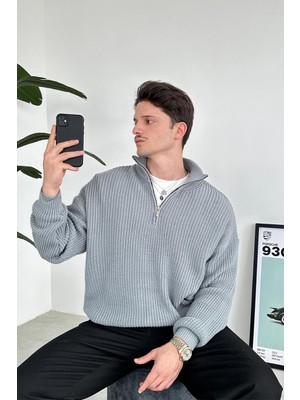 Gri Yarım Fermuarlı Boğazlı Triko Kazak